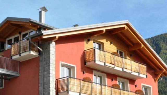 Hotel Gran Vacanze Rooms & Apartments Dimaro Exterior foto