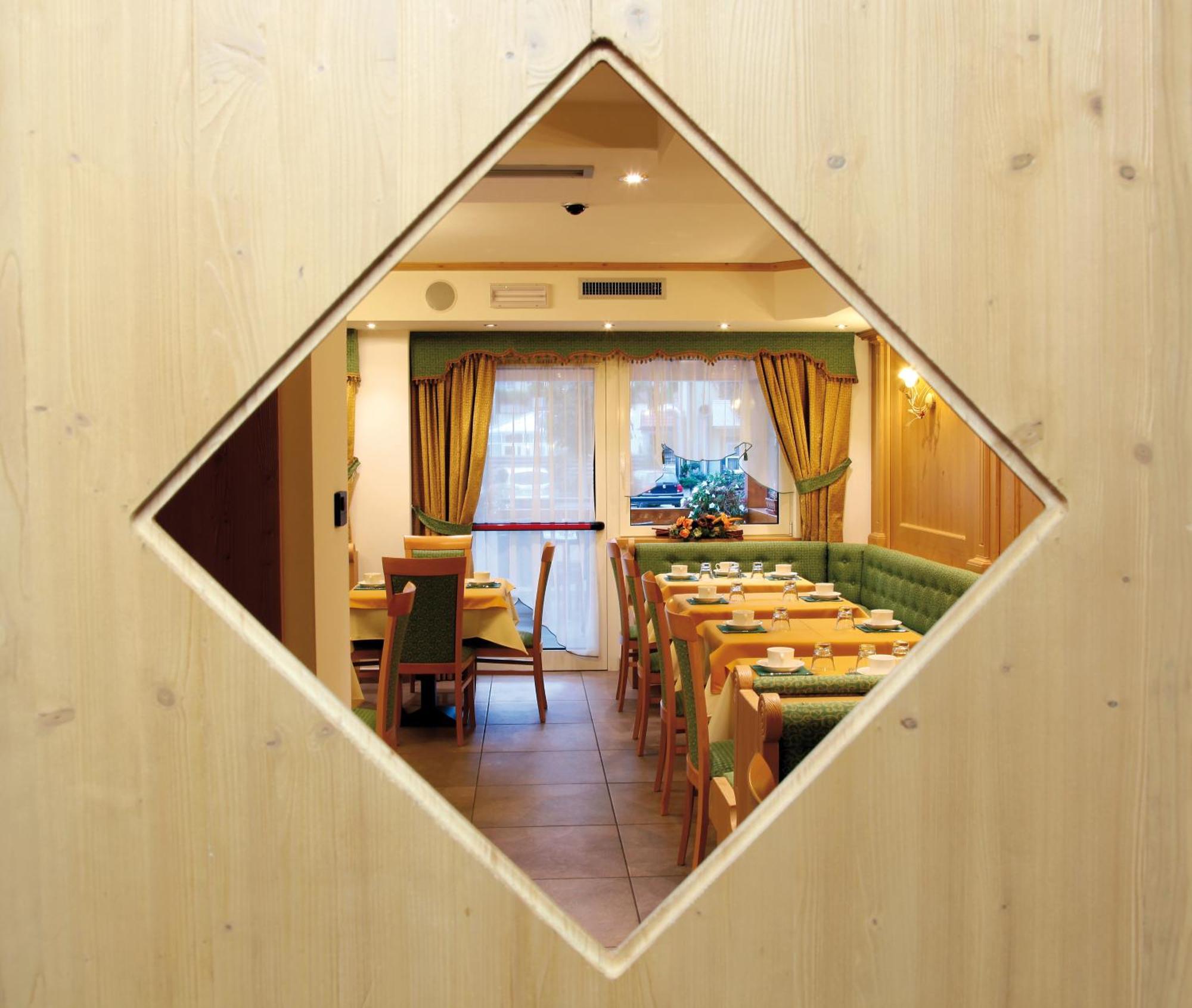 Hotel Gran Vacanze Rooms & Apartments Dimaro Exterior foto