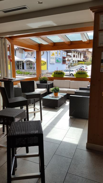 Hotel Gran Vacanze Rooms & Apartments Dimaro Exterior foto