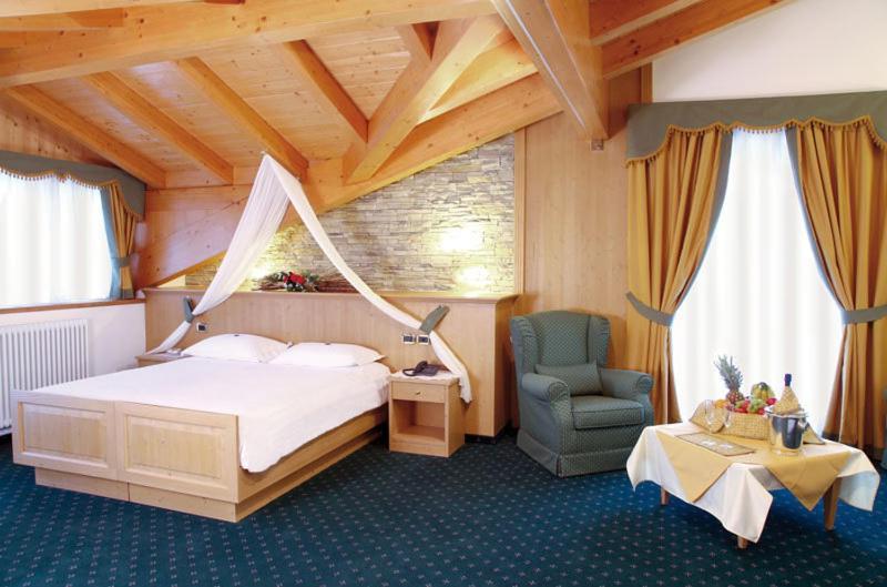Hotel Gran Vacanze Rooms & Apartments Dimaro Habitación foto